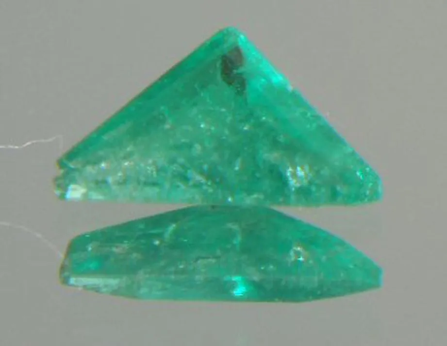 .10 CT. COLOMBIAN EMERALD TRIANGLE