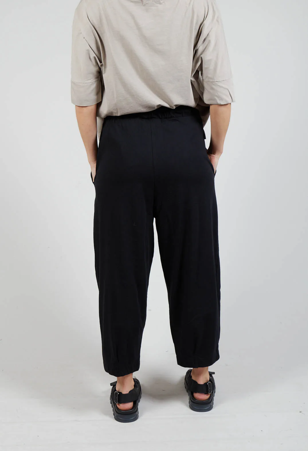 Bianco U Trousers In Nero