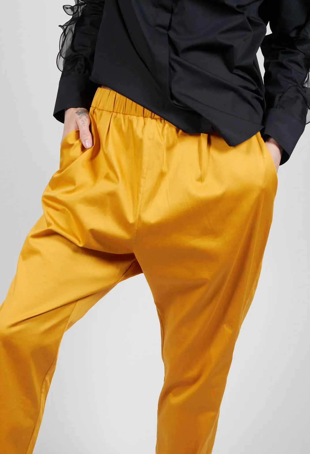 Peg Trousers in Yuga Mustard