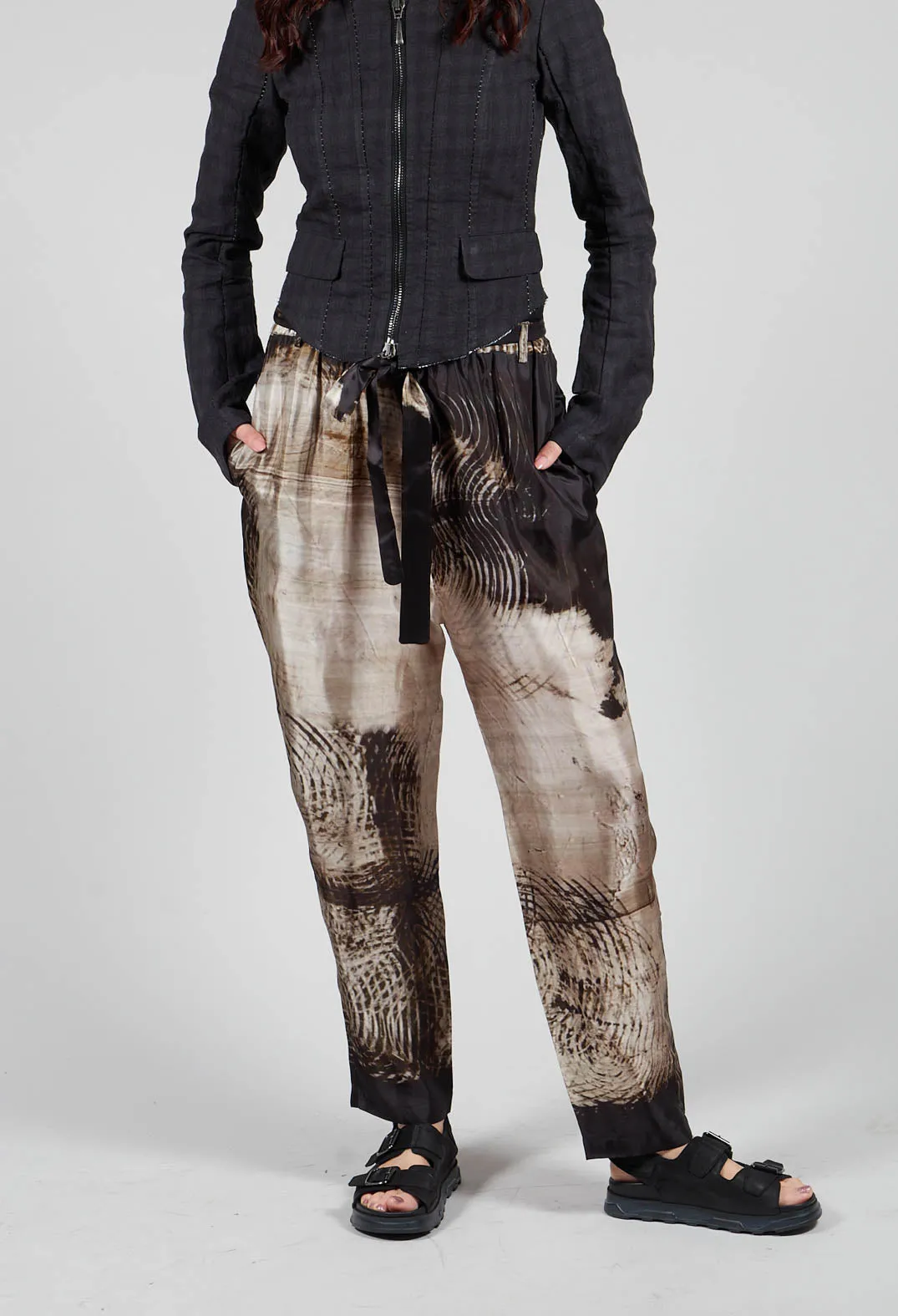 Relaxed Trousers in Single Variant