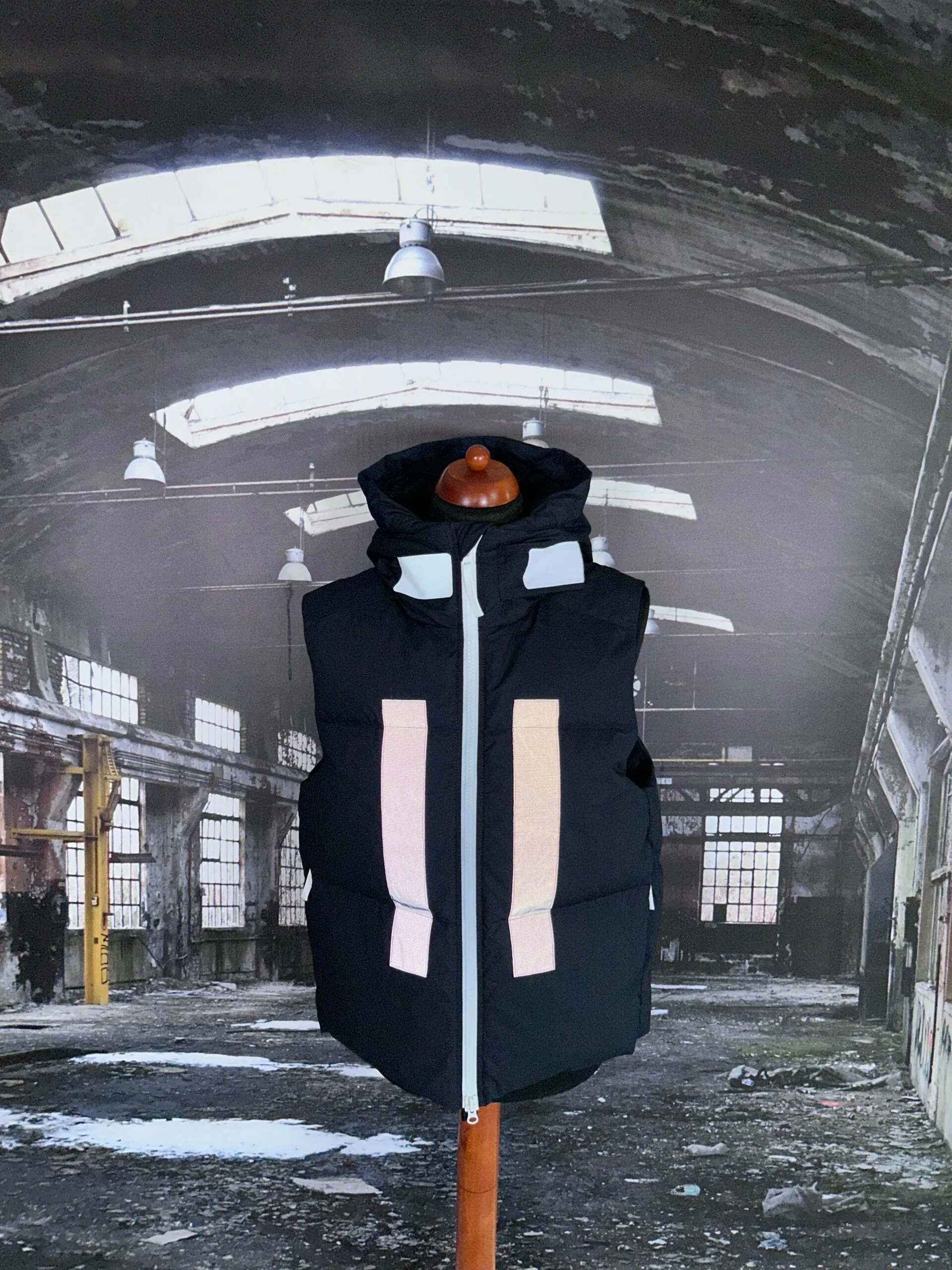 STONE ISLAND MARINA_RUBBER WAX POPLIN DOWN GILET