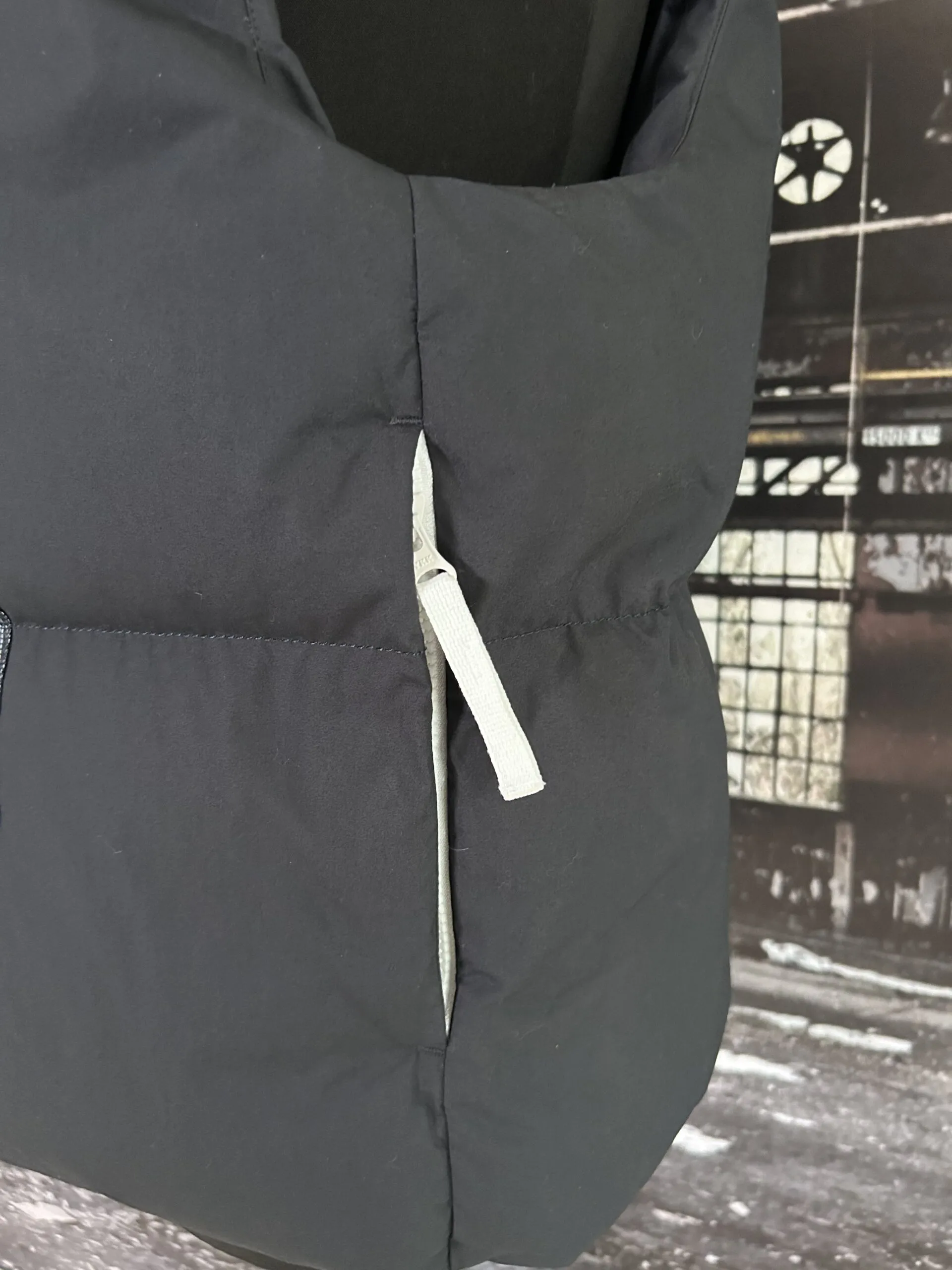 STONE ISLAND MARINA_RUBBER WAX POPLIN DOWN GILET