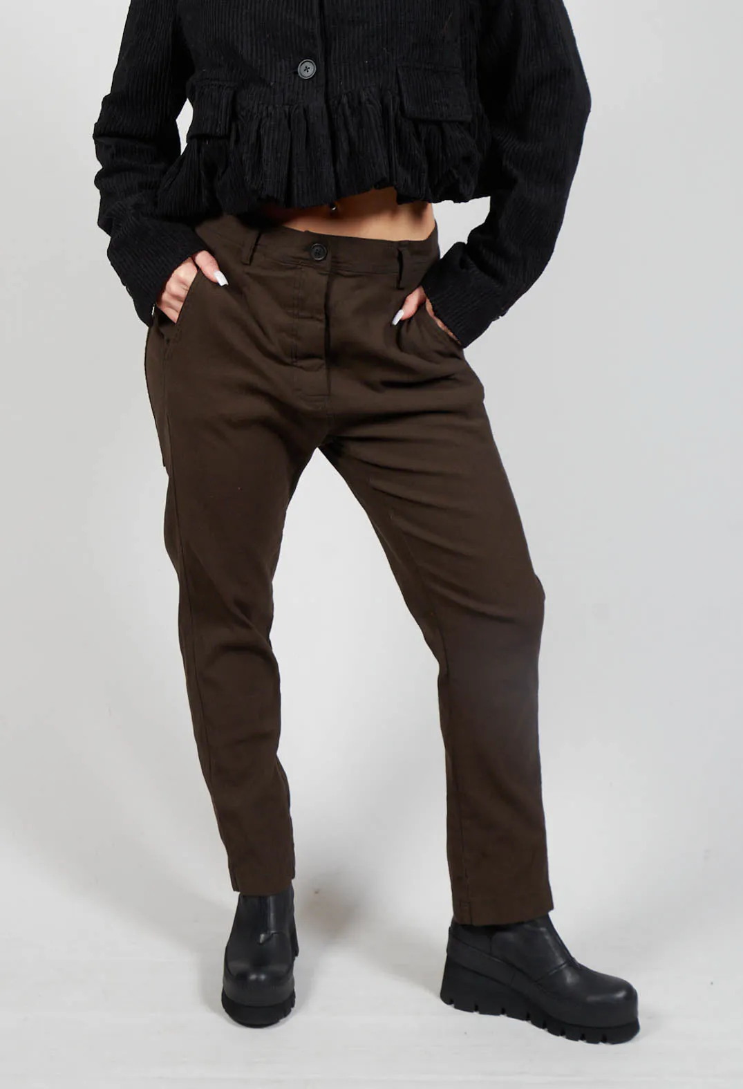 Straight Fit Trousers in Kaffee