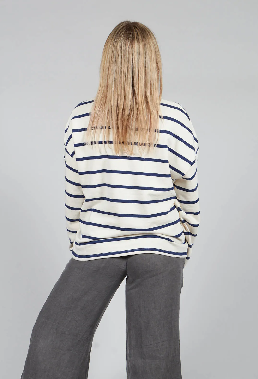 Wilmaalf Sweatshirt in Off White Blue Stripe