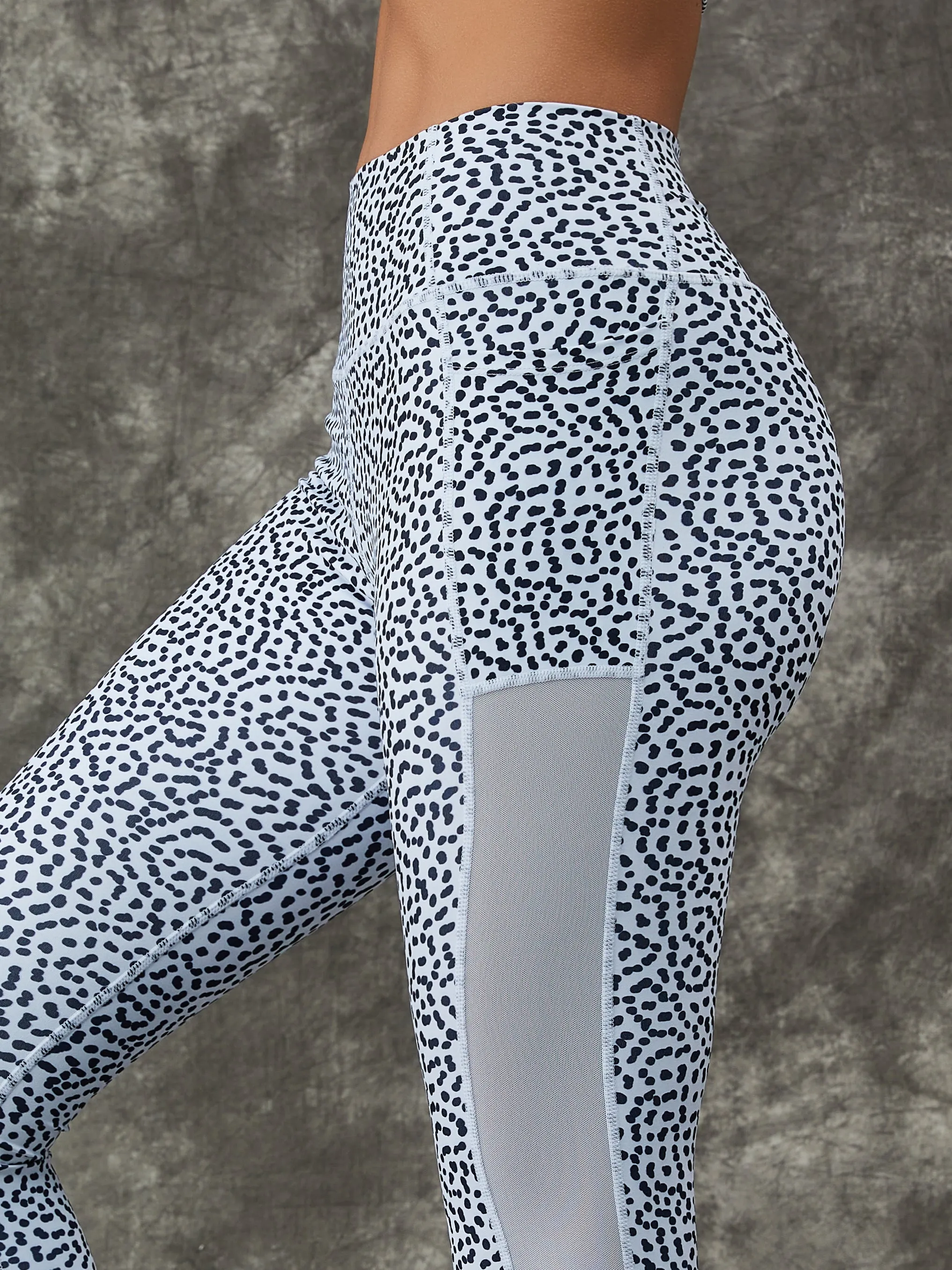 ZASUWA Female Dots Mesh Leggings